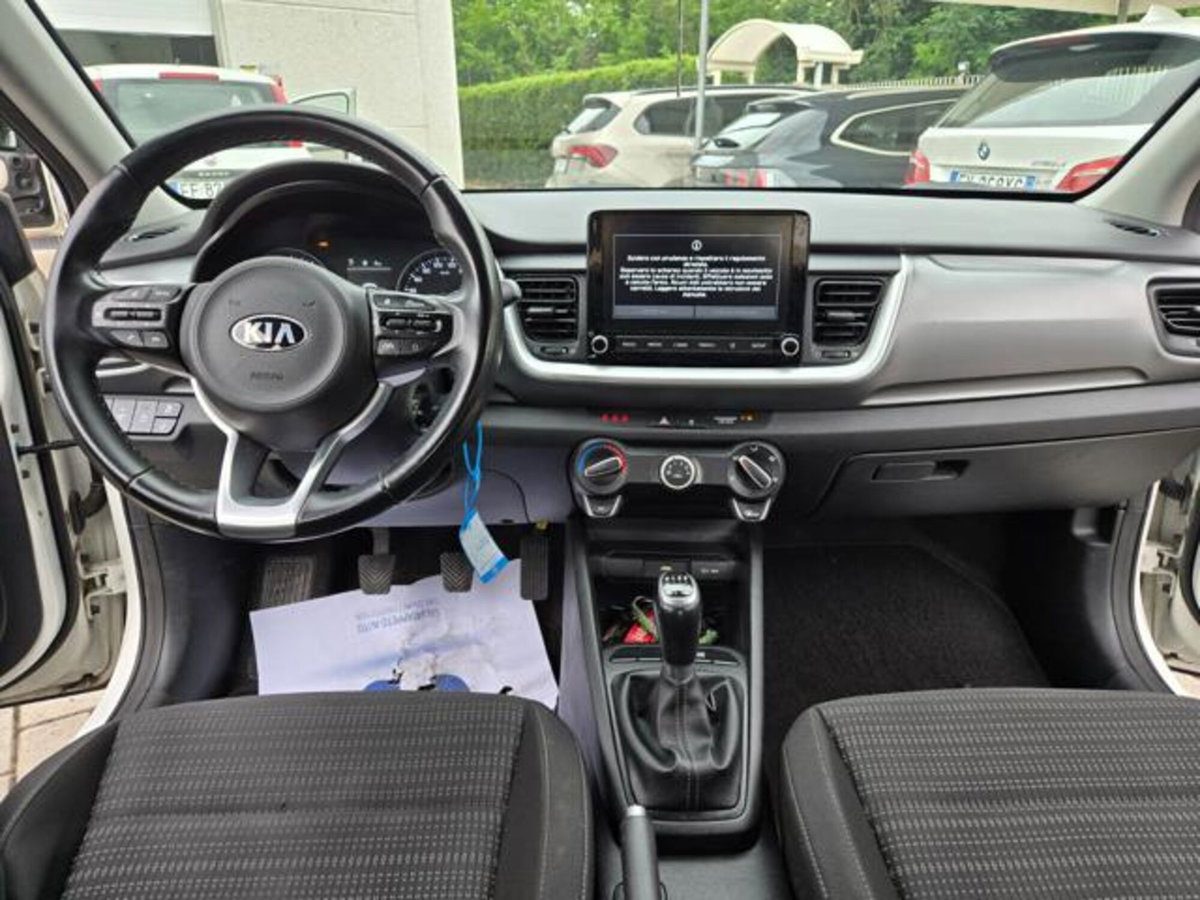 Kia Stonic 1.0 T-GDi 100 CV MHEV iMT Style (11)