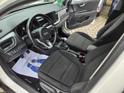 Kia Stonic 1.0 T-GDi 100 CV MHEV iMT Style (15)
