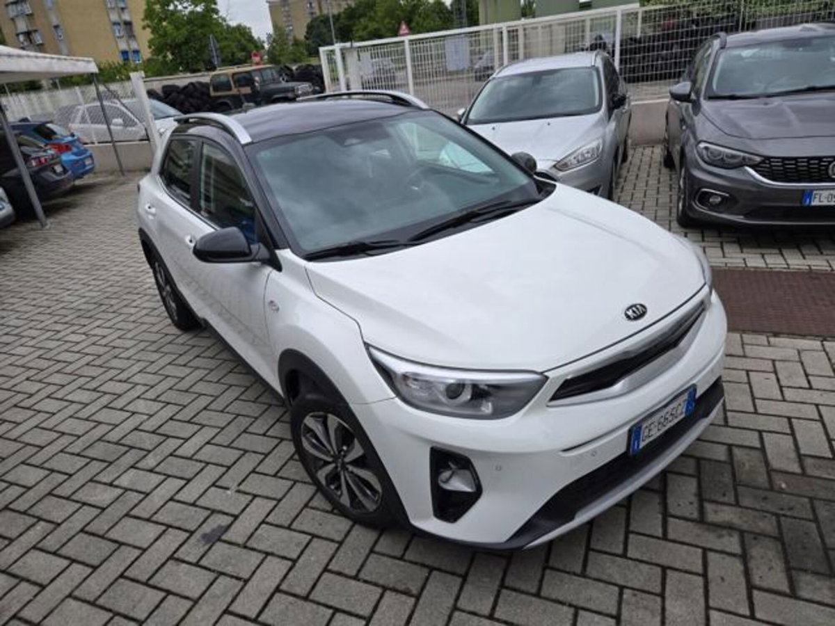 Kia Stonic 1.0 T-GDi 100 CV MHEV iMT Style (5)