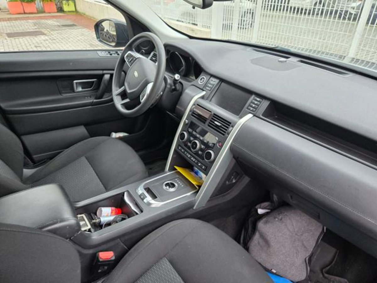 Land Rover Discovery Sport 2.0 TD4 150 CV Pure (6)