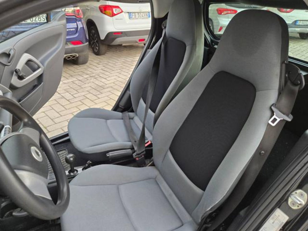 smart Fortwo 1000 45 kW MHD coupé pure (15)