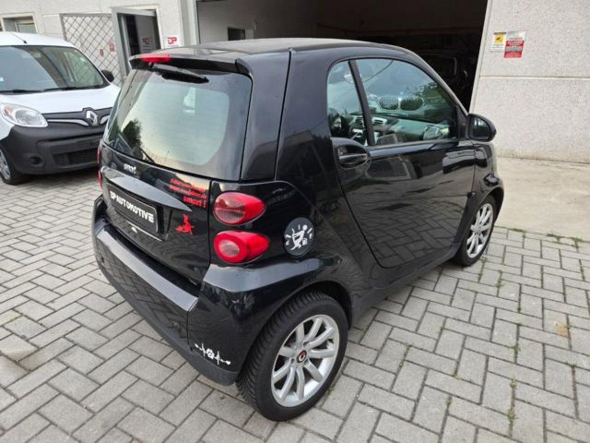 smart Fortwo 1000 45 kW MHD coupé pure (8)
