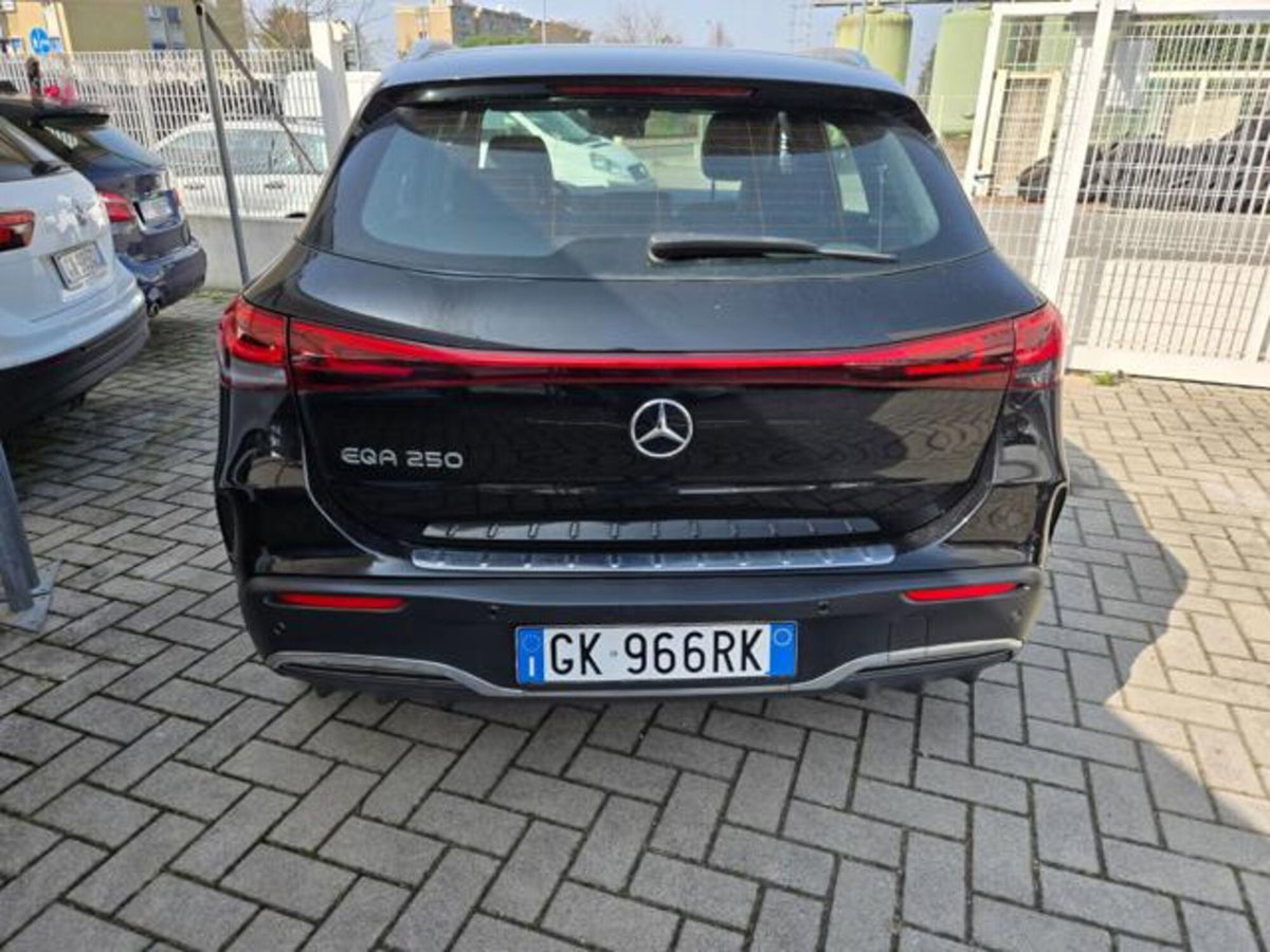 Mercedes-Benz EQA 250 Premium Pro (10)