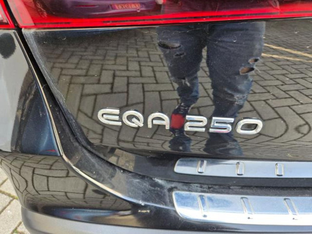 Mercedes-Benz EQA 250 Premium Pro (11)