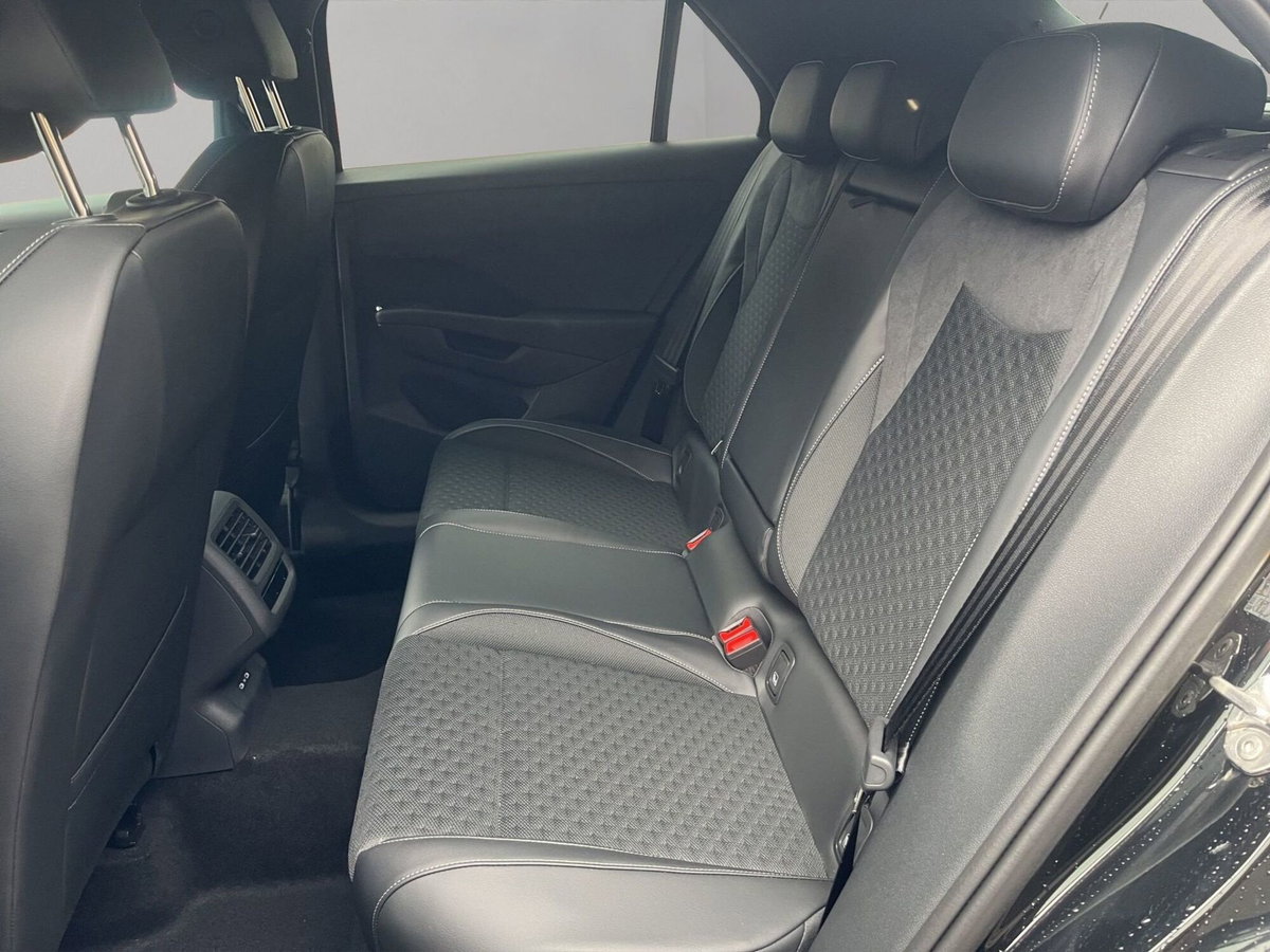 Volkswagen T-Roc 1.5 etsi R-Line 150cv dsg (12)
