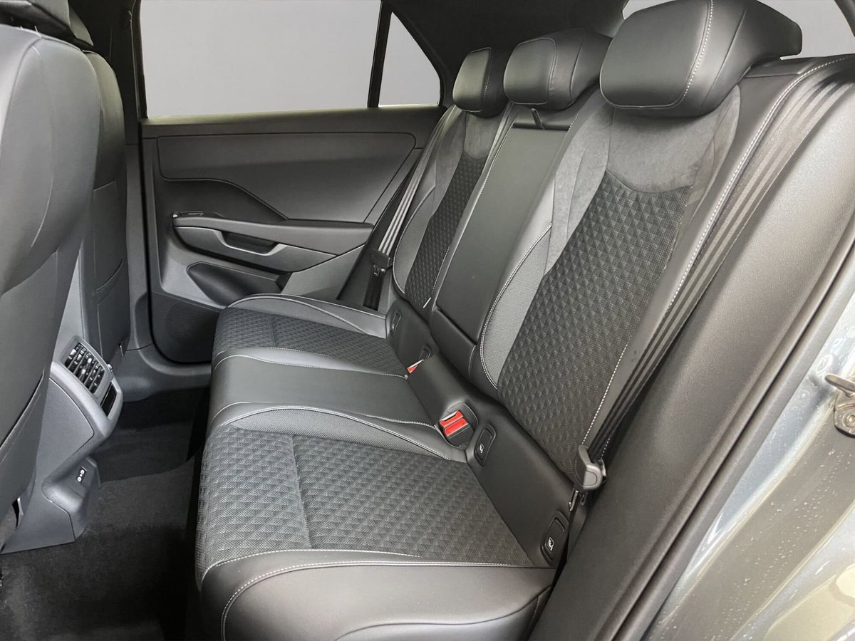 Volkswagen T-Roc 1.5 etsi R-Line 150cv dsg (12)