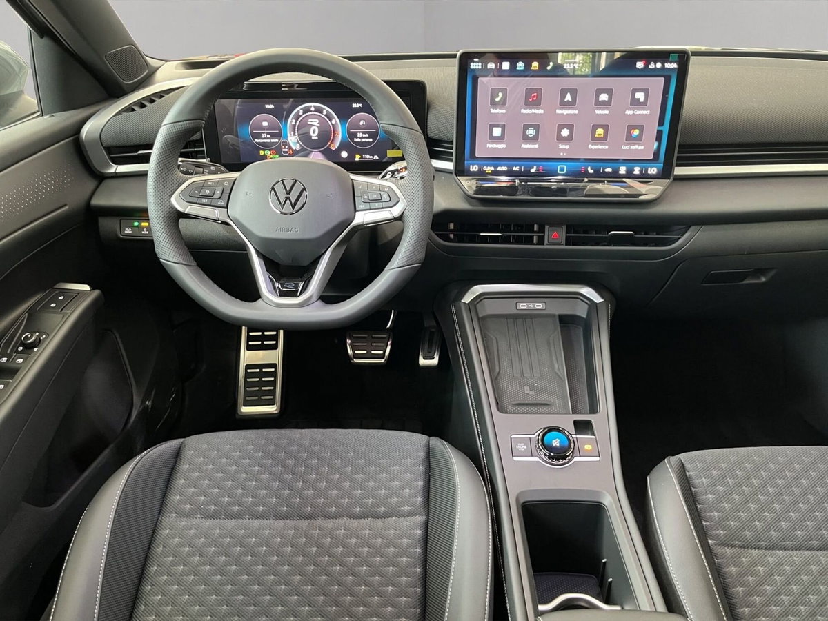 Volkswagen T-Roc 1.5 etsi R-Line 150cv dsg (15)