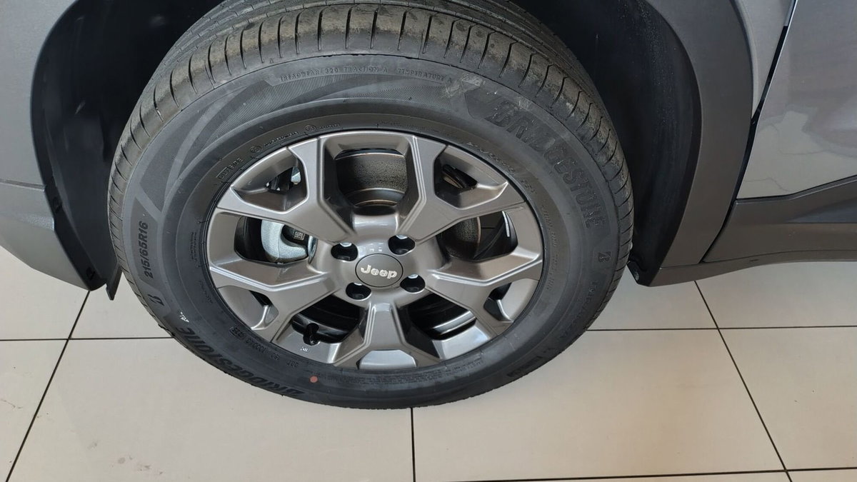 Jeep Avenger 1.2 turbo e-hybrid mhev Longitude fwd 110cv edct6 (3)