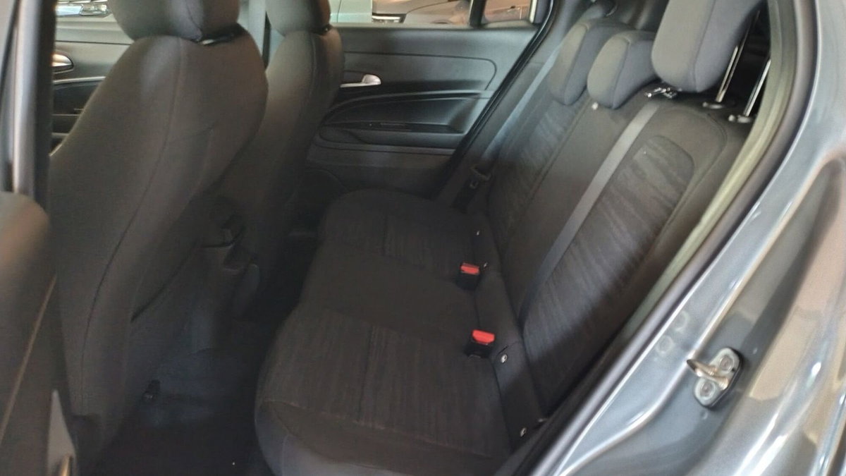 Jeep Avenger 1.2 turbo e-hybrid mhev Longitude fwd 110cv edct6 (6)