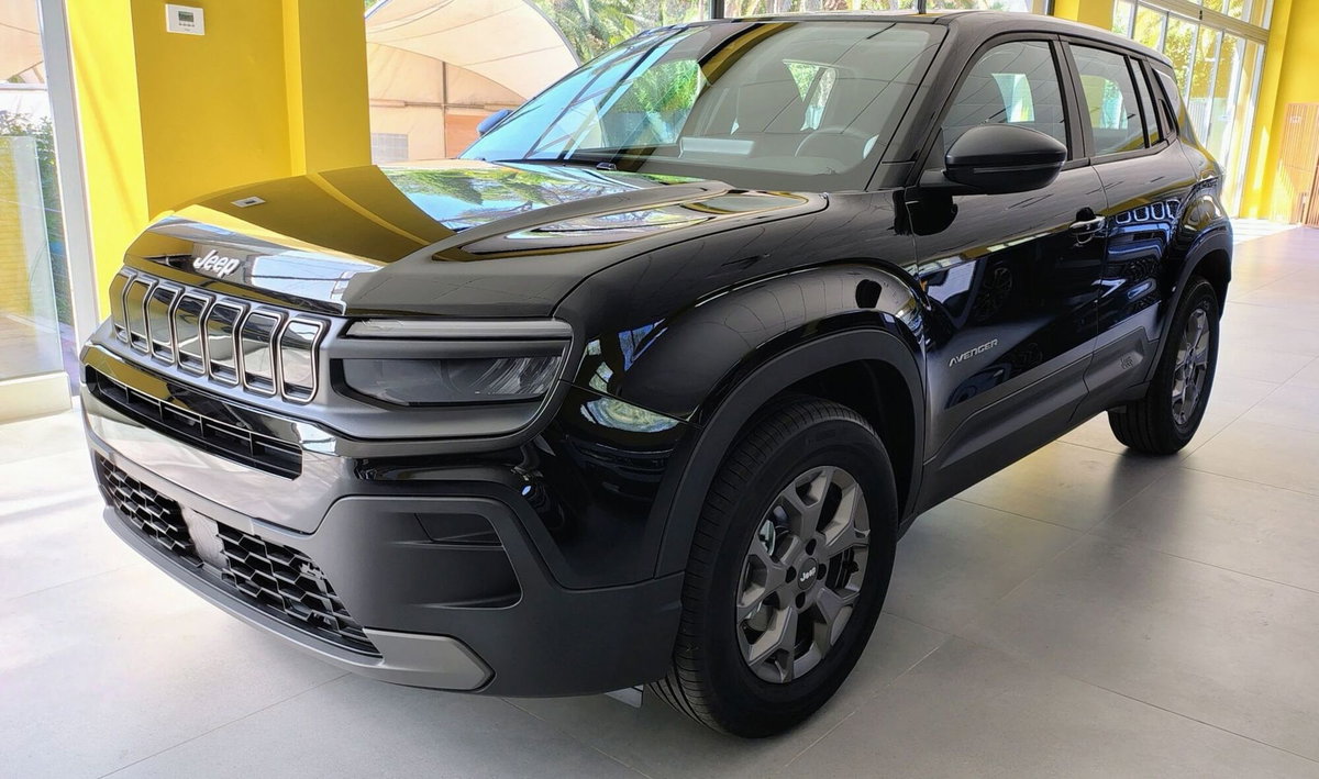 Jeep Avenger 1.2 turbo e-hybrid mhev Longitude fwd 110cv edct6