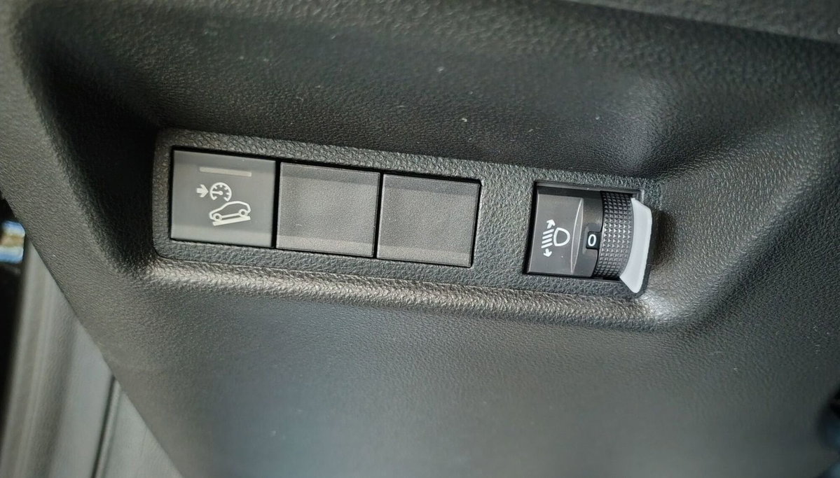 Jeep Avenger 1.2 turbo e-hybrid mhev Longitude fwd 110cv edct6 (15)
