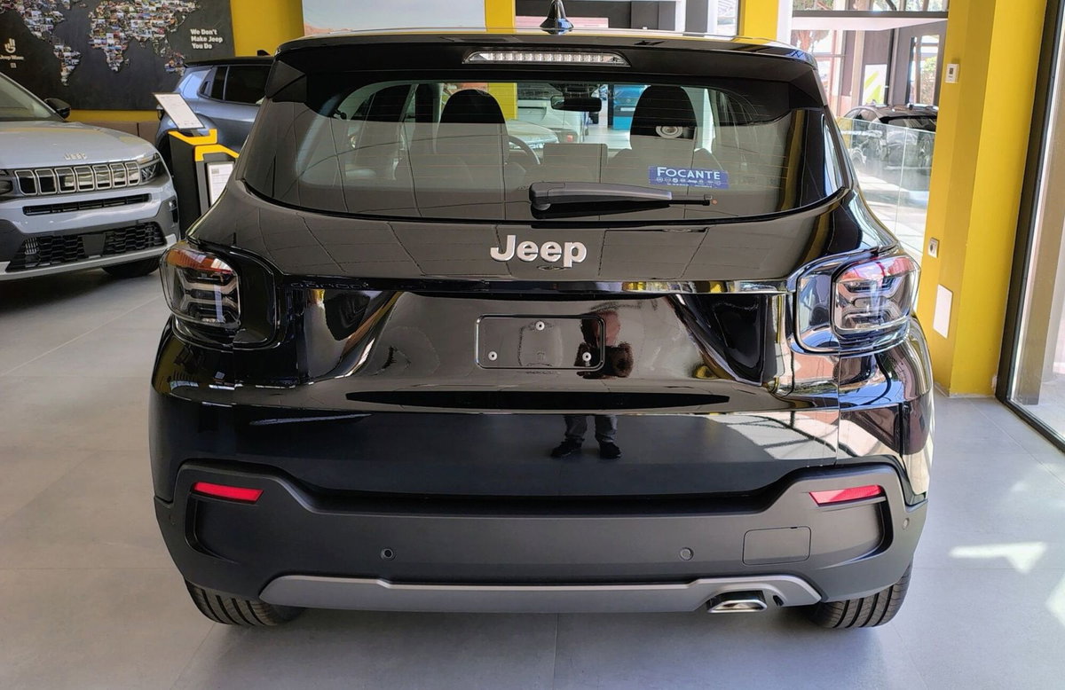 Jeep Avenger 1.2 turbo e-hybrid mhev Longitude fwd 110cv edct6 (6)