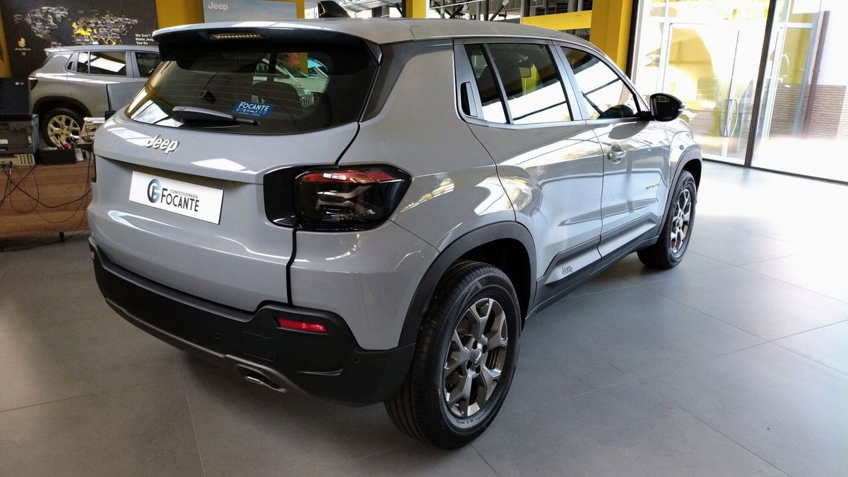 Jeep Avenger 1.2 turbo e-hybrid mhev Longitude fwd 110cv edct6 (16)