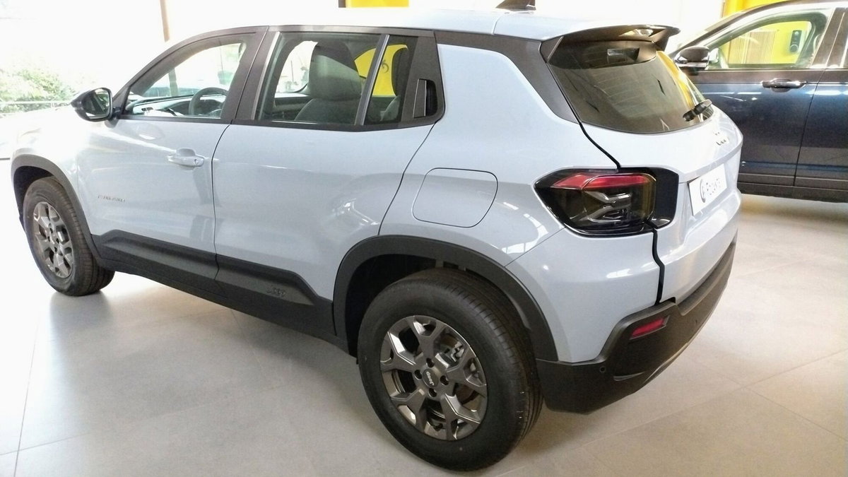 Jeep Avenger 1.2 turbo e-hybrid mhev Longitude fwd 110cv edct6 (17)