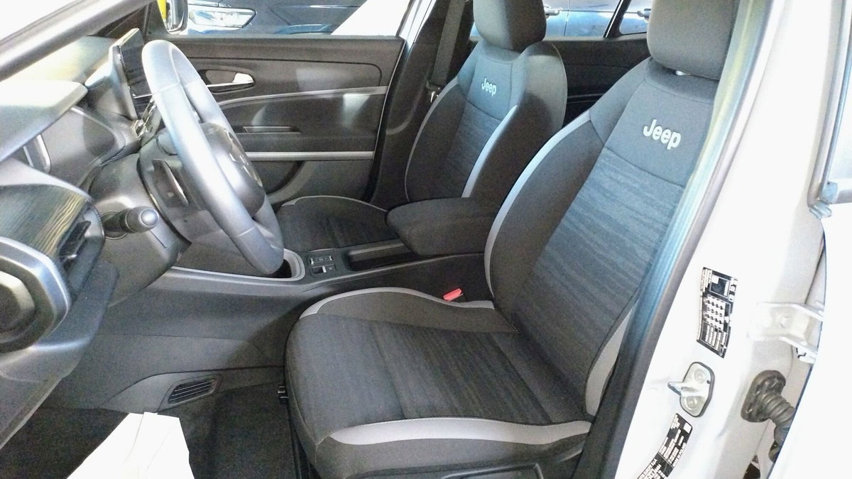 Jeep Avenger 1.2 turbo e-hybrid mhev Longitude fwd 110cv edct6 (18)