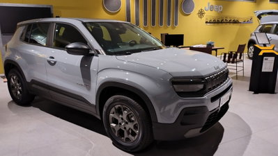 Jeep Avenger 1.2 turbo e-hybrid mhev Longitude fwd 110cv edct6 (3)
