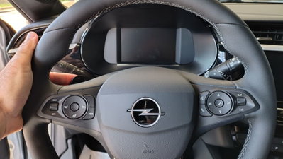 Opel Corsa 1.2 hybrid GS 110cv dct6 (11)