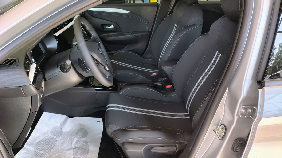 Opel Corsa 1.2 hybrid GS 110cv dct6 (9)