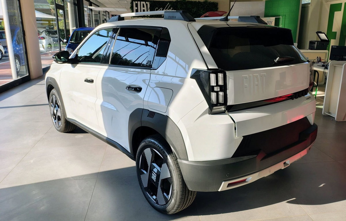 Fiat Grande Panda 1.2 hybrid La Prima 110cv edct (7)