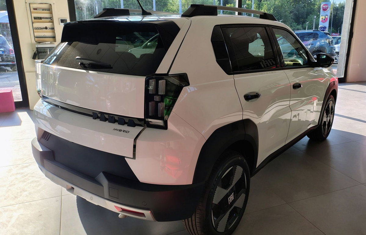 Fiat Grande Panda 1.2 hybrid La Prima 110cv edct (8)