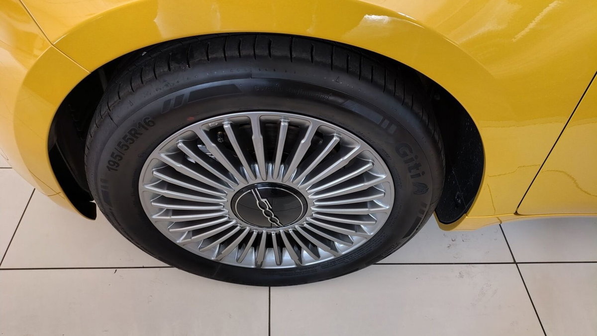 Fiat 500 1.0 hybrid Torino (13)