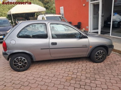 Opel Corsa 1.4i cat 3 porte Swing Più (2)