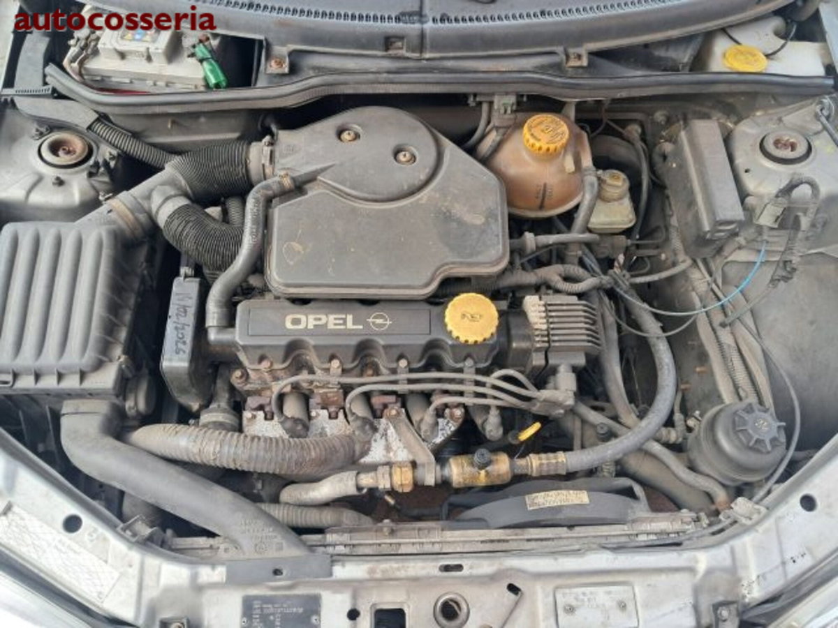 Opel Corsa 1.4i cat 3 porte Swing Più (7)