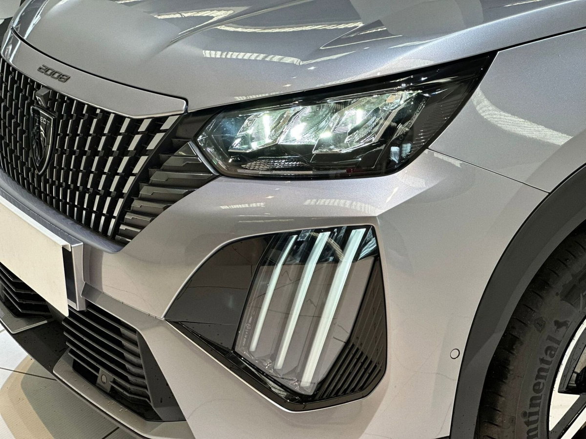 Peugeot 2008 1.2 turbo Allure 100cv (14)