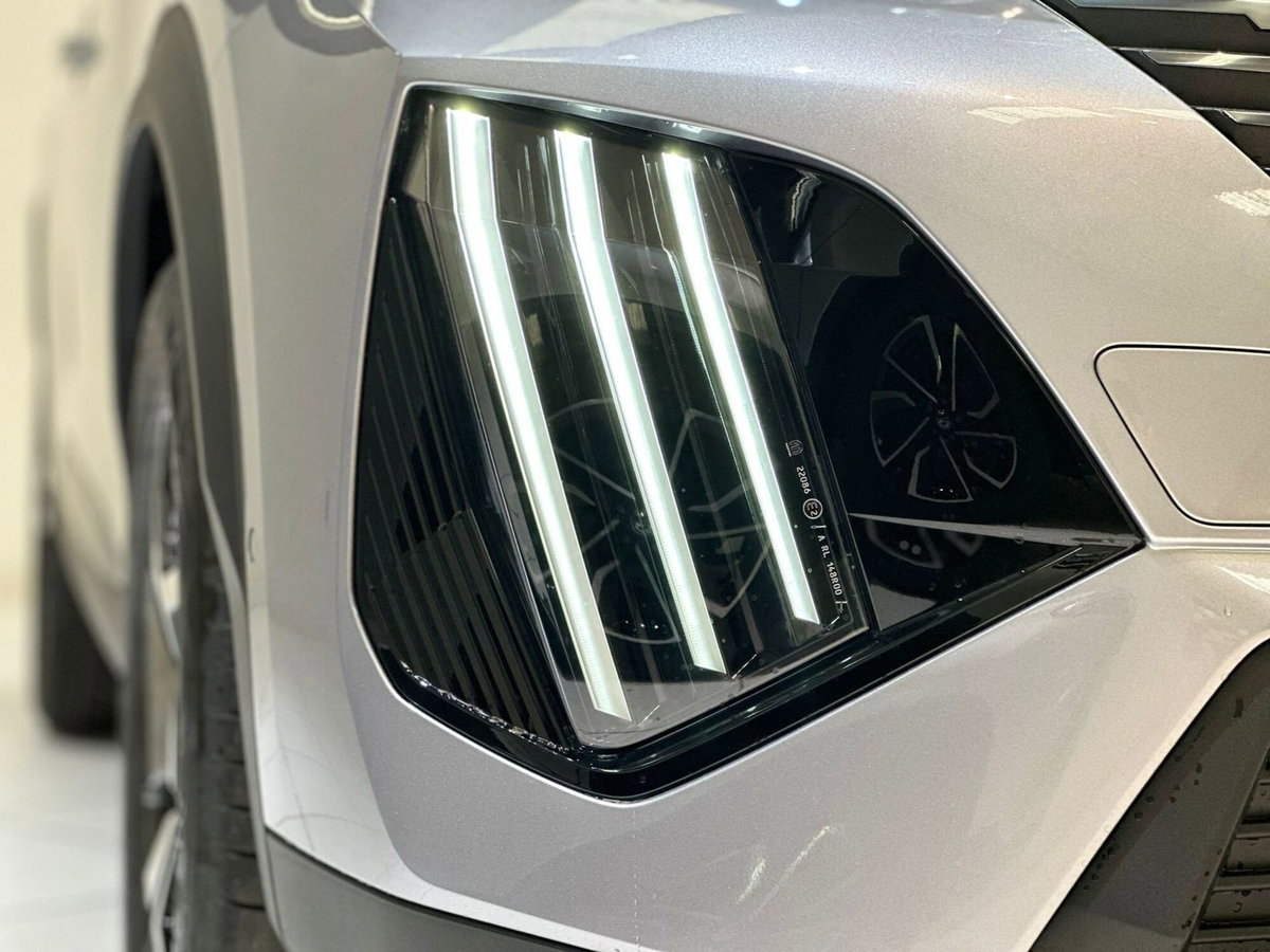 Peugeot 2008 1.2 turbo Allure 100cv (16)
