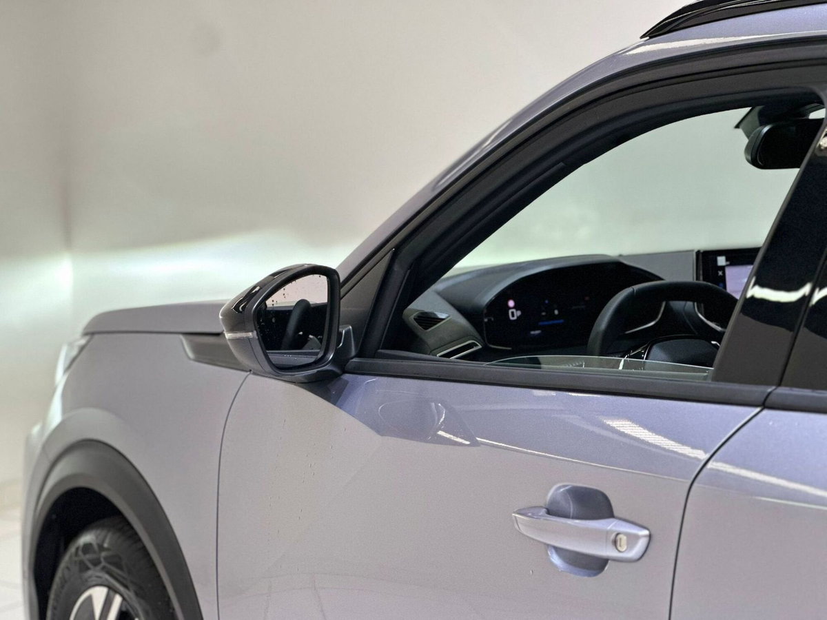 Peugeot 2008 1.2 turbo Allure 100cv (18)