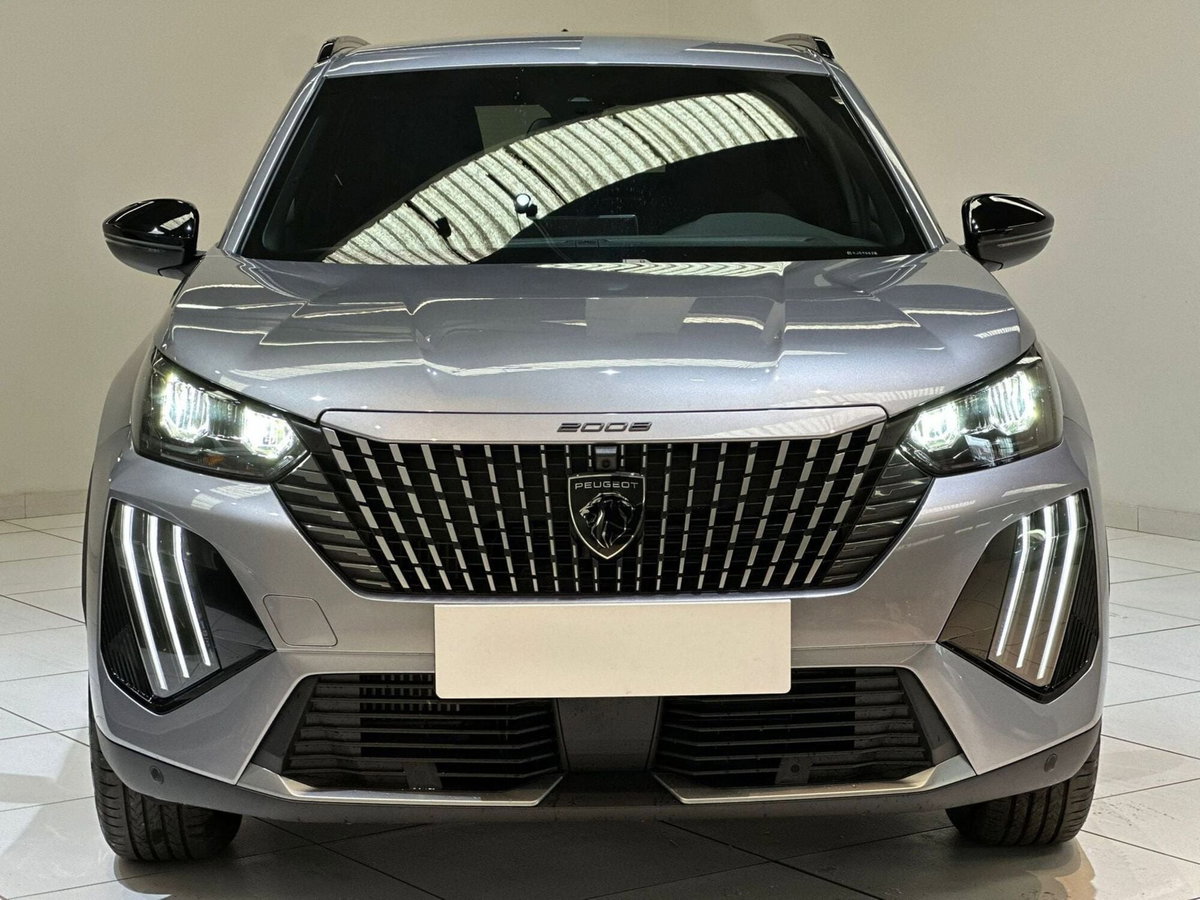 Peugeot 2008 1.2 turbo Allure 100cv (2)