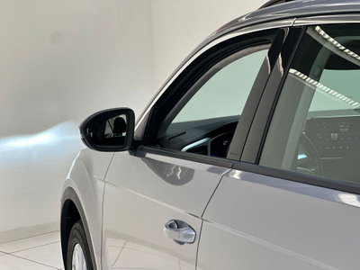 Volkswagen T-Roc 1.5 tsi Life dsg (17)