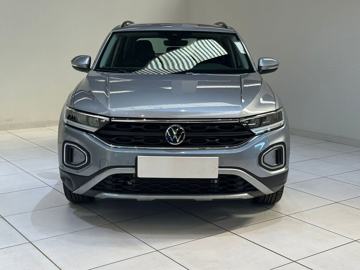 Volkswagen T-Roc 1.5 tsi Life dsg (2)
