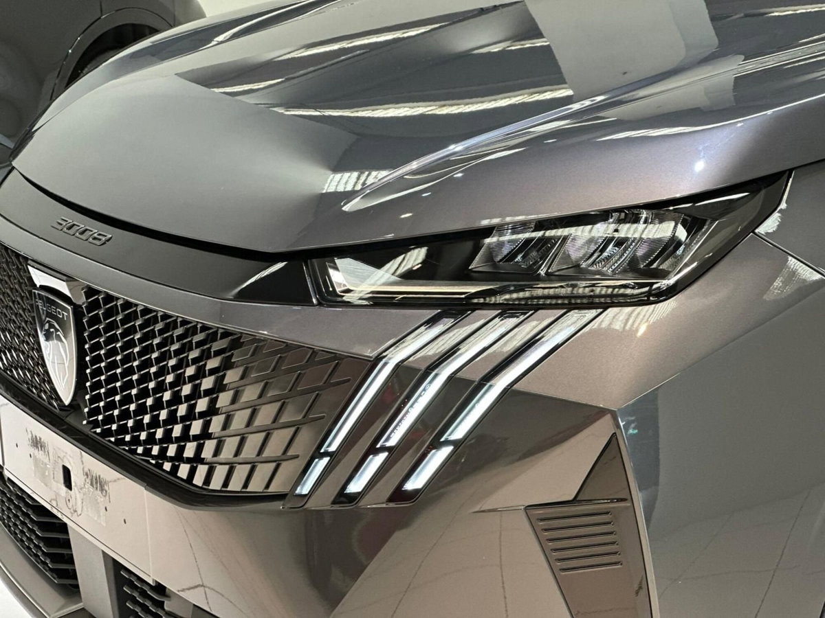 Peugeot 3008 1.2 hybrid Allure 145cv e-dcs6 (15)