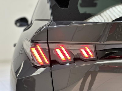 Peugeot 3008 1.2 hybrid Allure 145cv e-dcs6 (20)