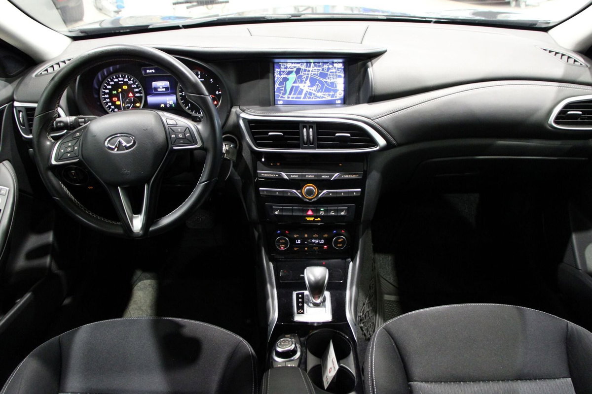 Infiniti Q30 1.5 diesel Business (11)