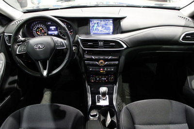 Infiniti Q30 1.5 diesel Business (11)