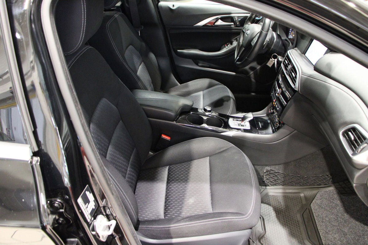 Infiniti Q30 1.5 diesel Business (15)