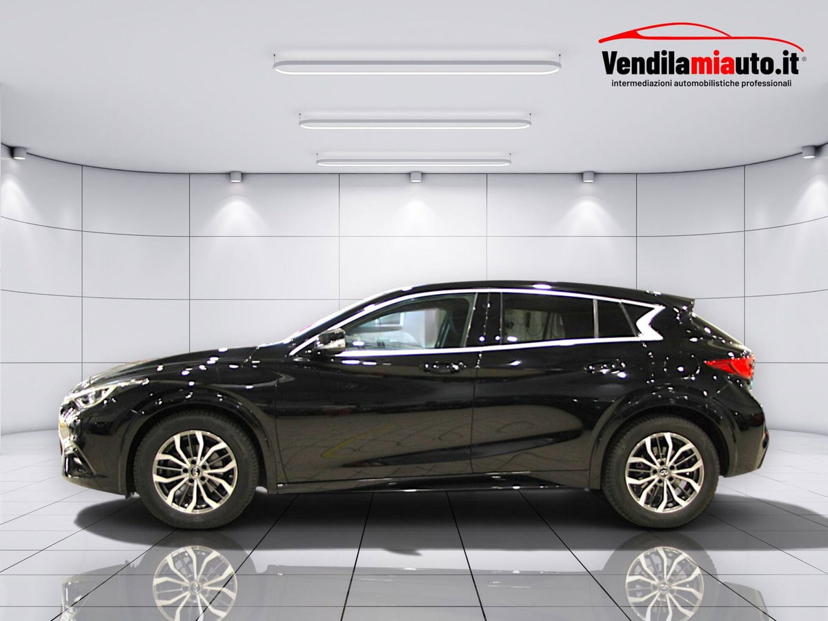 Infiniti Q30 1.5 diesel Business (5)