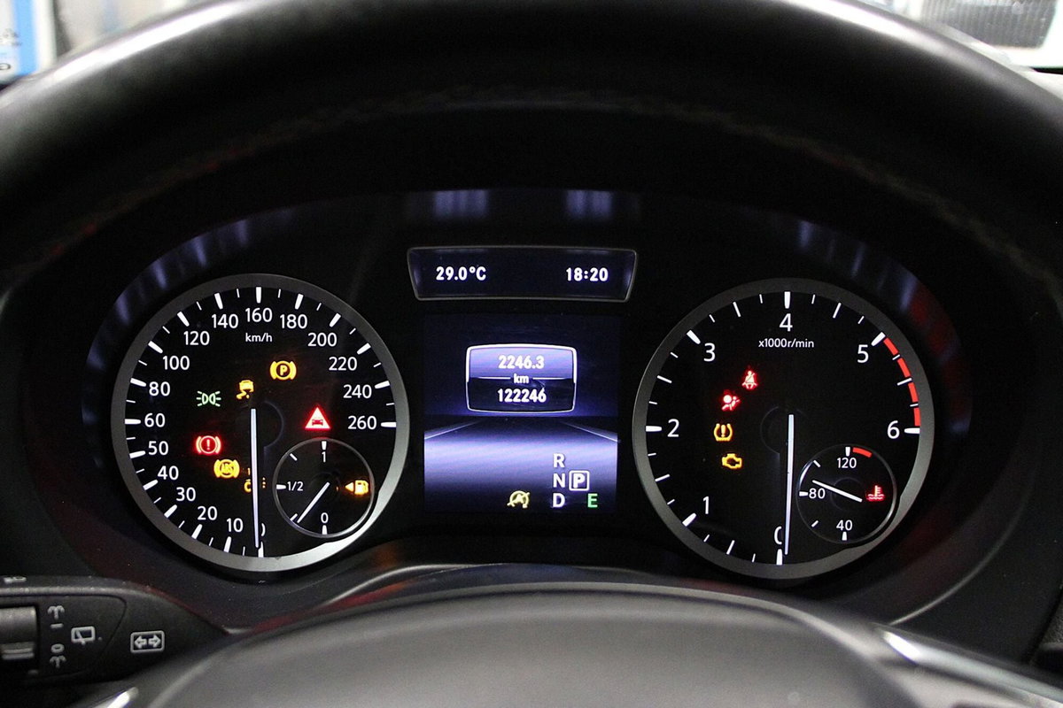 Infiniti Q30 1.5 diesel Business (9)