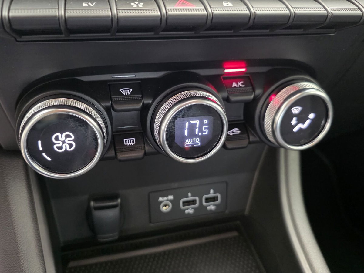 Renault Captur Full Hybrid E-Tech 145 CV Techno (14)