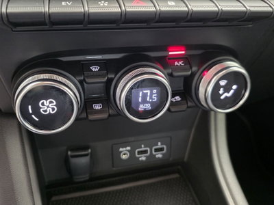 Renault Captur Full Hybrid E-Tech 145 CV Techno (14)