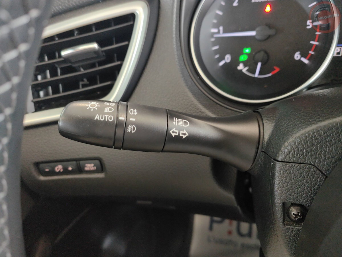 Nissan Qashqai 1.5 dCi 115 CV DCT N-Connecta (19)