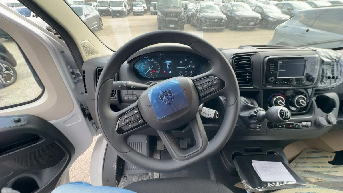 Peugeot Boxer Furgone 33 L2H2 2.2 diesel 140cv S&S (12)