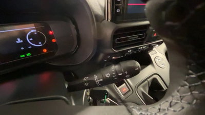 Fiat Doblò Furgone van d.cab XL 1.5 diesel 130cv auto (14)