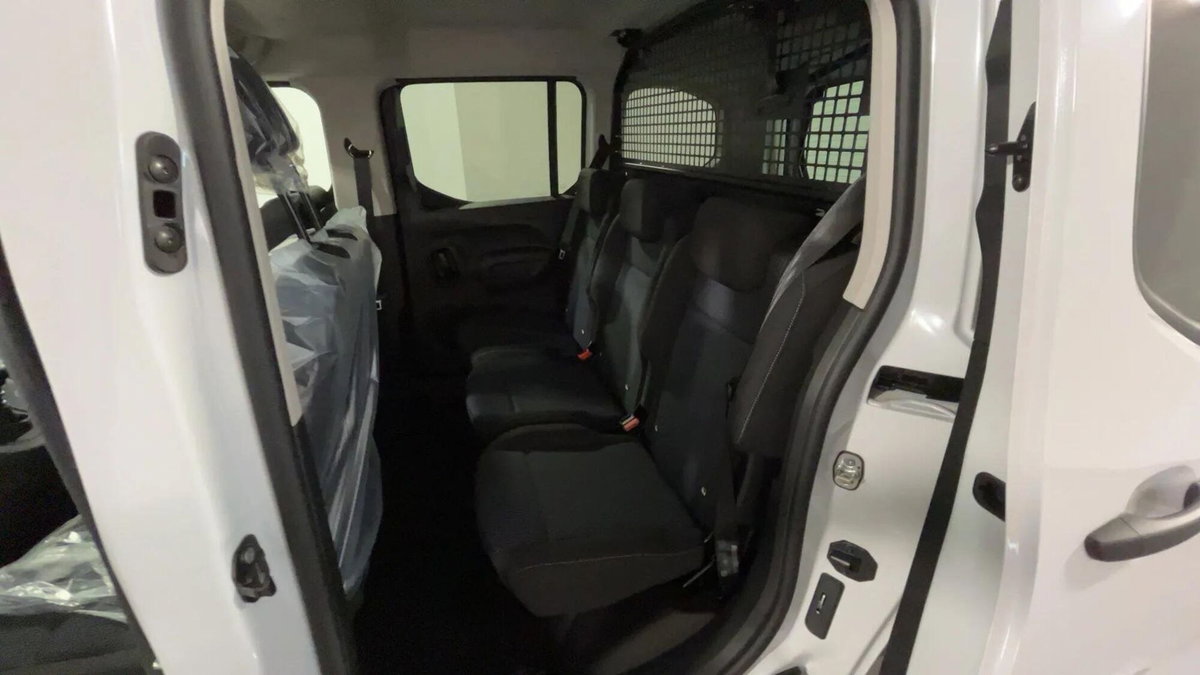 Fiat Doblò Furgone van d.cab XL 1.5 diesel 130cv auto (17)