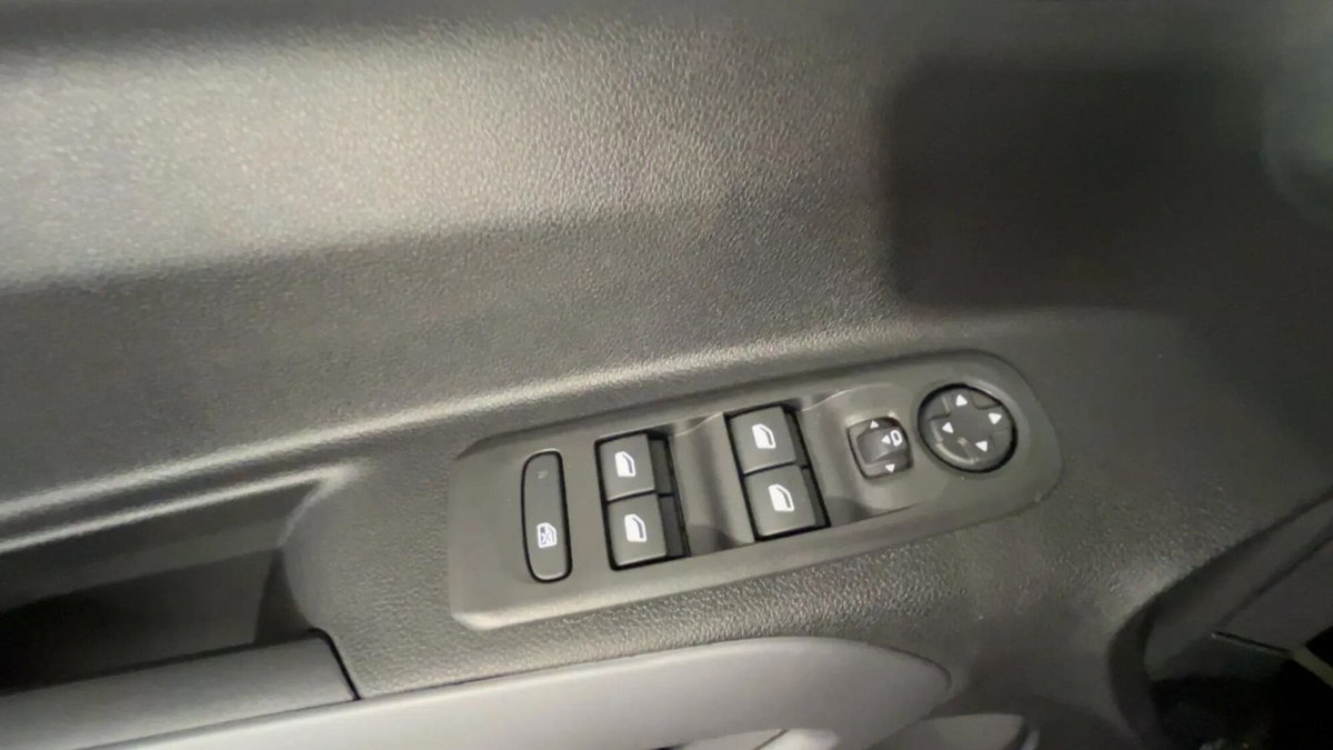 Fiat Doblò Furgone van d.cab XL 1.5 diesel 130cv auto (8)