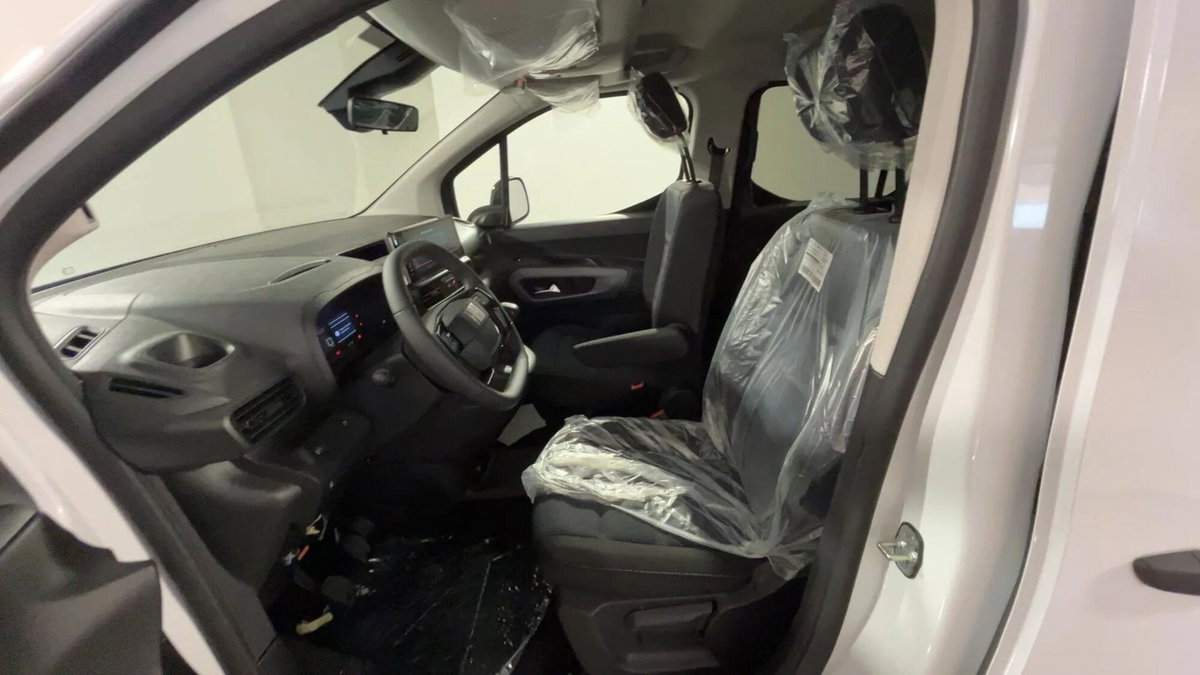 Fiat Doblò Furgone van d.cab XL 1.5 diesel 130cv auto (9)