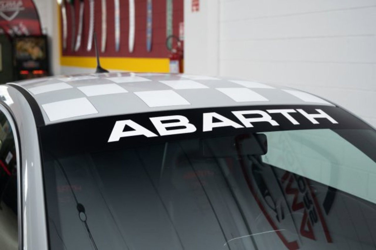 Abarth 595 595 1.4 Turbo T-Jet 180 CV Competizione (19)