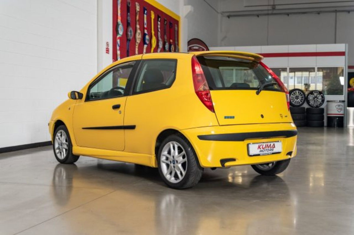 Fiat Punto 1.8 16V 3 porte HGT (18)
